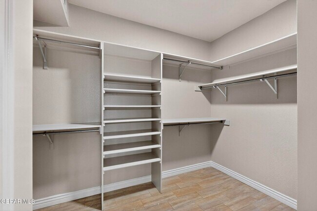 Building Photo - 1365 Desert Canyon Dr