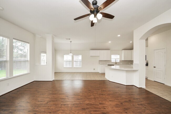 Building Photo - 19122 Mission Manor Ln
