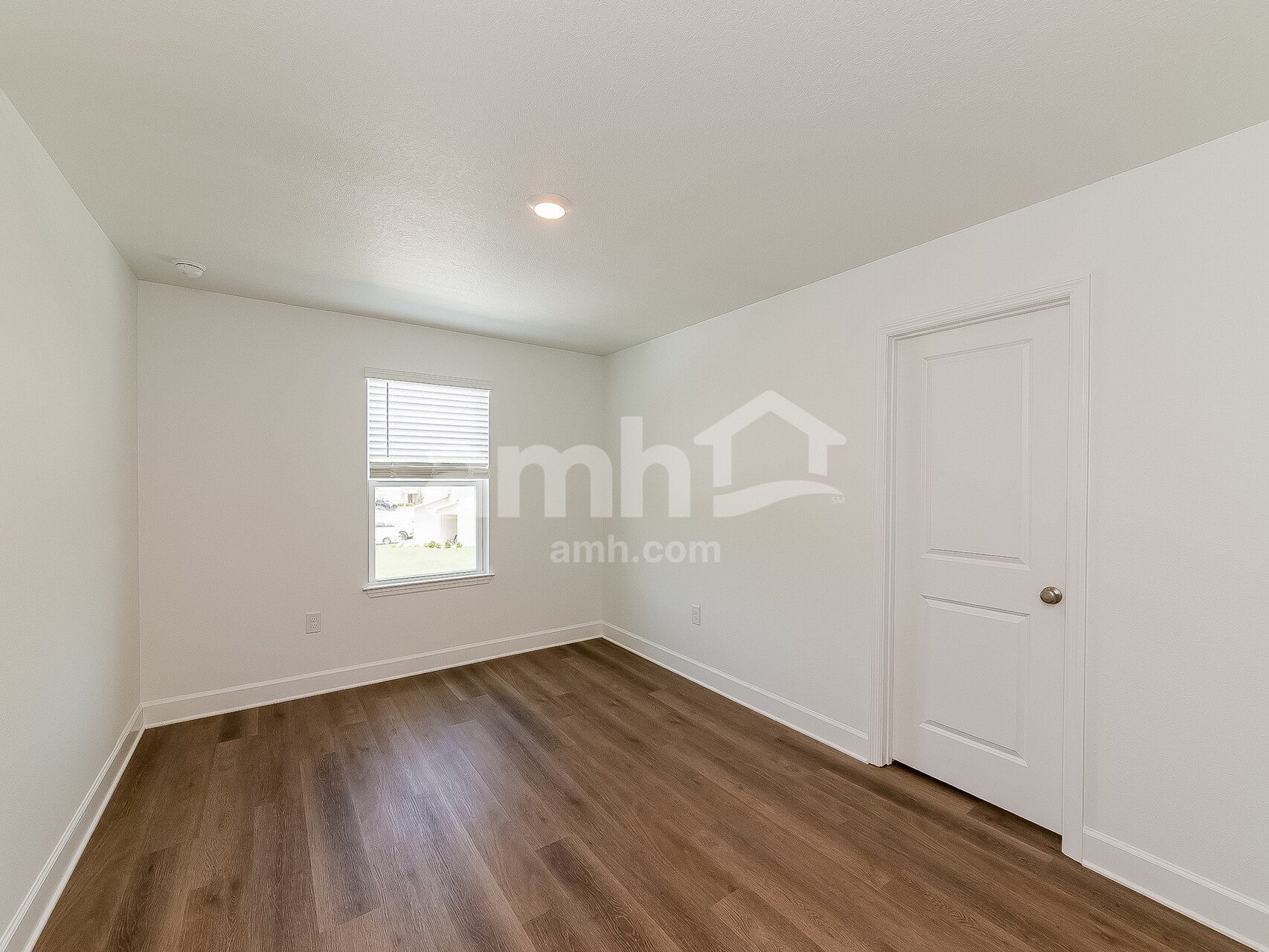 Building Photo - 3307 Muscatine Ave