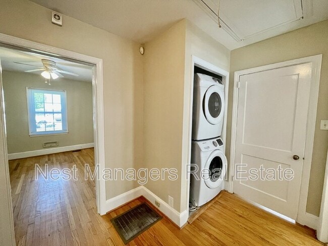 Building Photo - 122 Camellia Dr