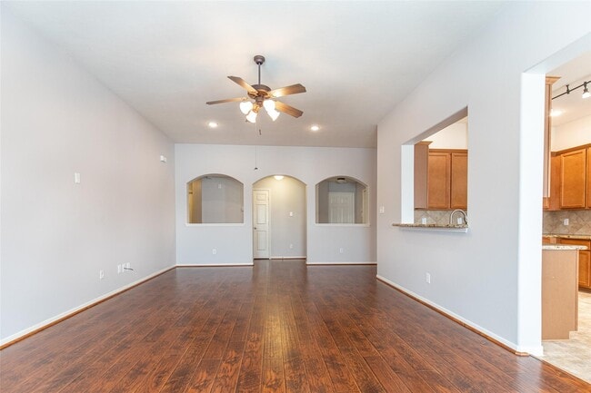 Building Photo - 24519 Red Bluff Tr