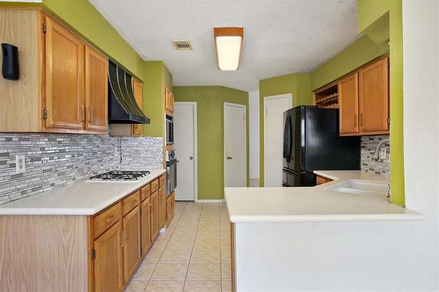 Building Photo - 8514 Greenleaf Lake Dr