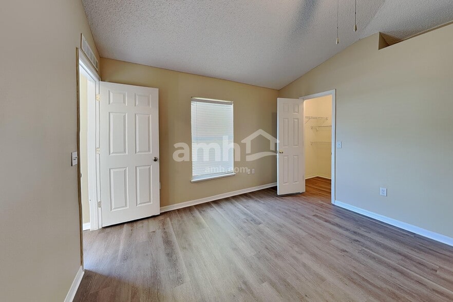 Building Photo - 147 Timbercreek Pines Cir