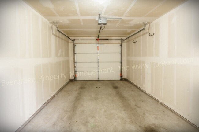 Building Photo - 802 Waterglen Dr