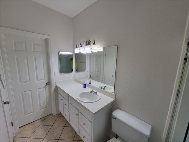 Building Photo - 2025 Augusta Dr