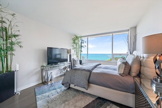 Building Photo - 1000 N Lake Shore Dr