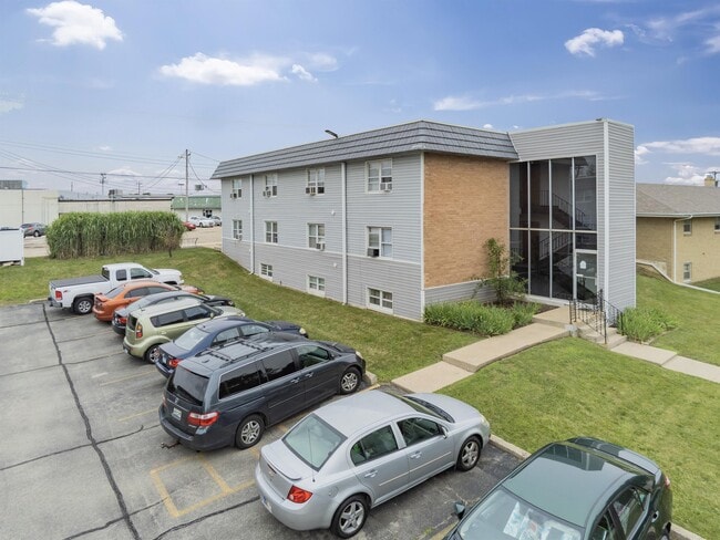 Building Photo - 2441 Holmes St