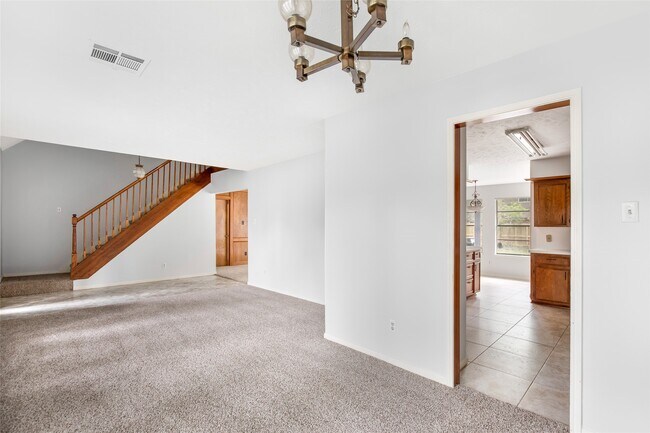 Building Photo - 2130 Lake Hills Dr