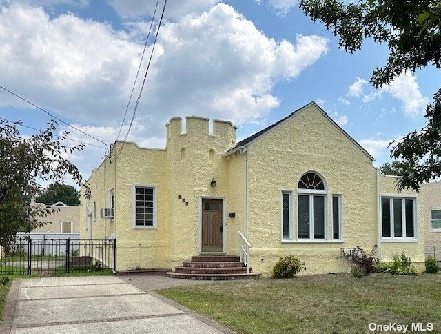 Primary Photo - 127 Fox Blvd