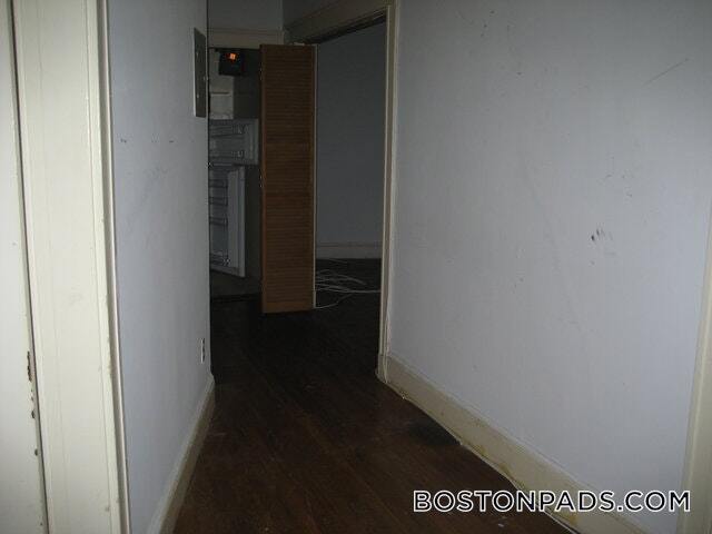 Building Photo - 137 Park Dr