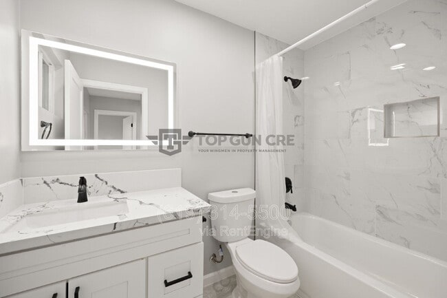 Building Photo - 1889 Coolidge St