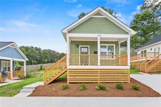 Building Photo - 128 Hilltop Dr SW