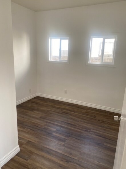 Building Photo - 1616 E 87th St