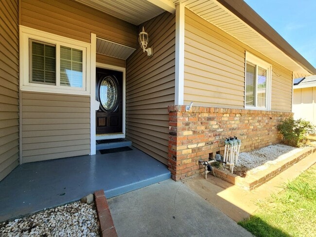 Building Photo - Rancho Cordova 3 Bedroom 2 Bath