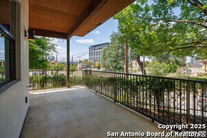 Building Photo - 1542 N Alamo St
