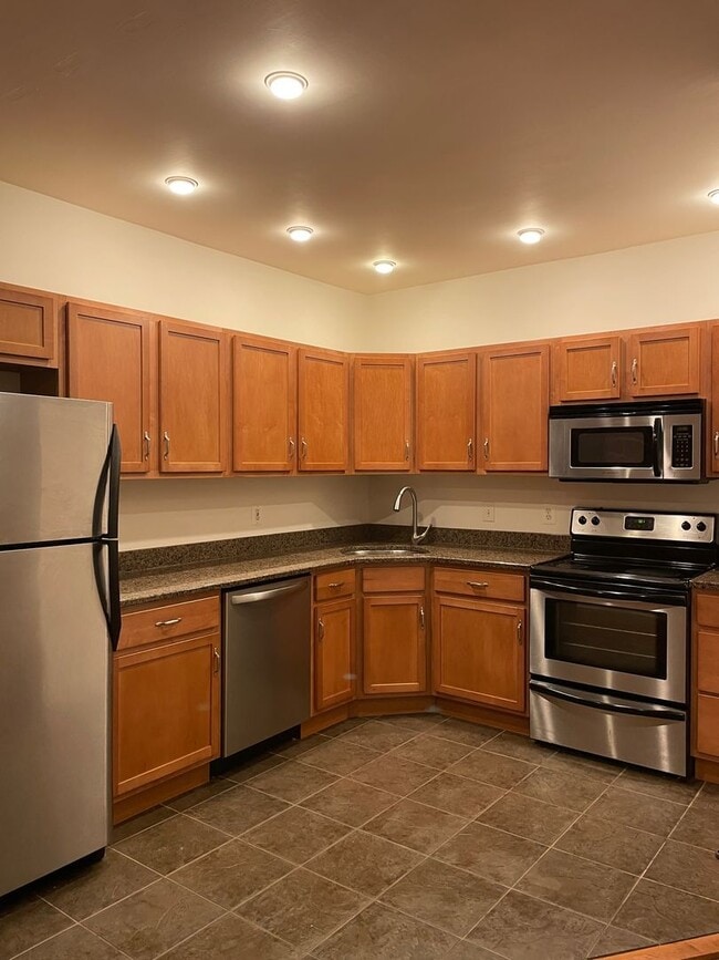 Building Photo - Beautiful 1-Bedroom Apartment in the Heart of Northern Liberties! Available mid-June!