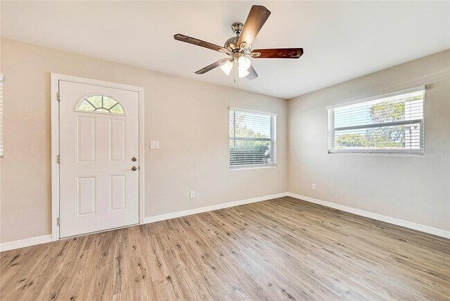 Building Photo - 5027 Kempston Dr