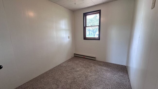 Building Photo - Beautifully Updated Country Home in Iuka, IL