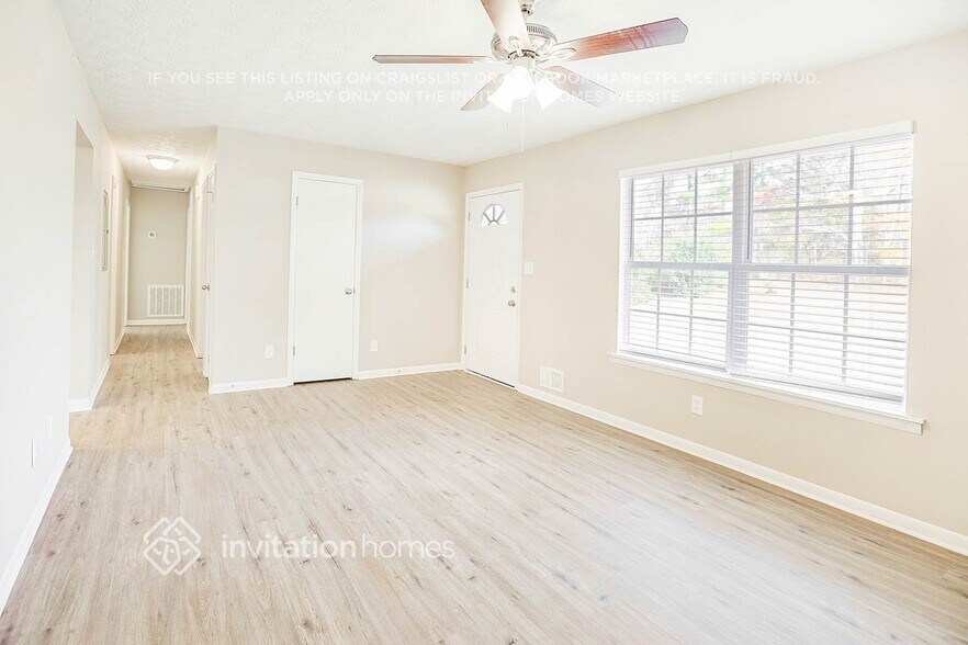 Building Photo - 237 W James Cir