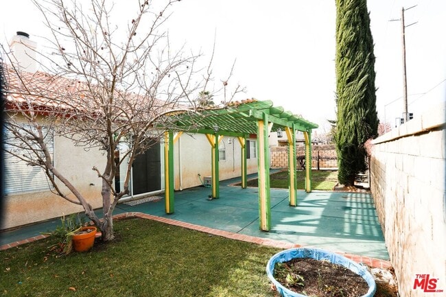 Building Photo - 2657 Sandstone Ct
