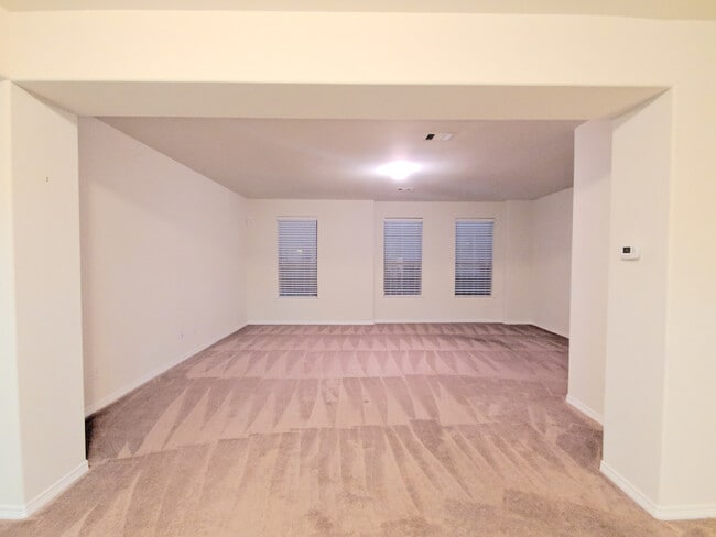 Building Photo - 8117 Silverton Creek Ln