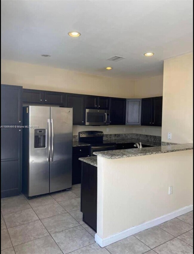Building Photo - 9401 SW 171st Pl