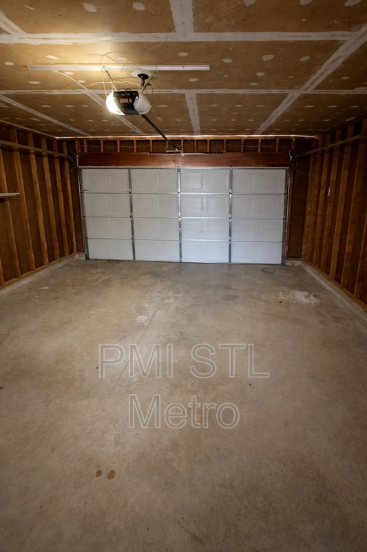 Building Photo - 3865 Kentucky Derby Dr