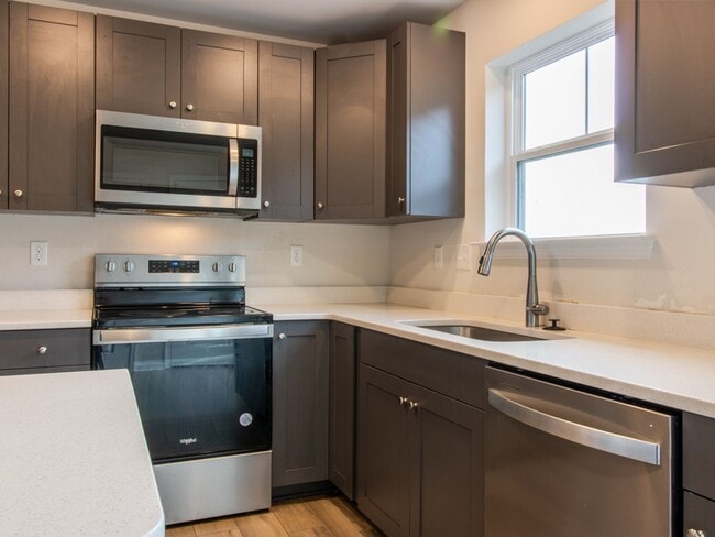 Building Photo - YEAR-ROUND RENTAL- UNFURNISHED - SINGLE FAMILY - GEORGETWON