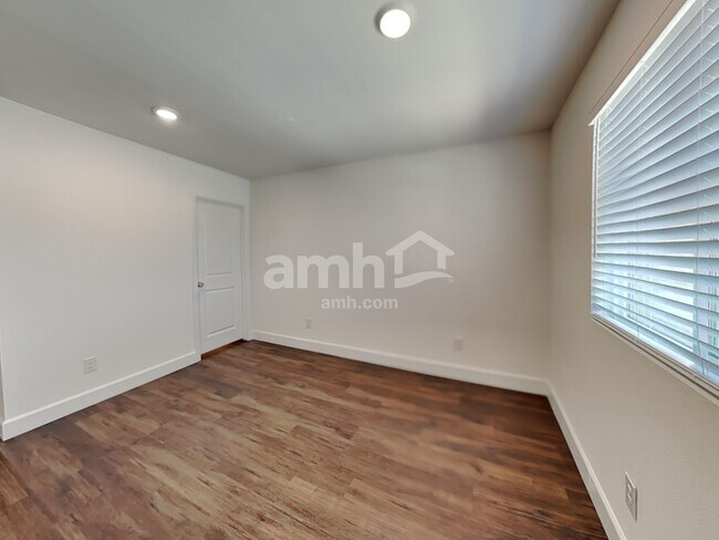 Building Photo - 4832 Blushing Star St