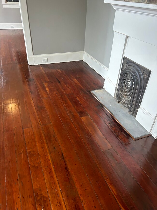 Primary Photo - 935 N Roman St