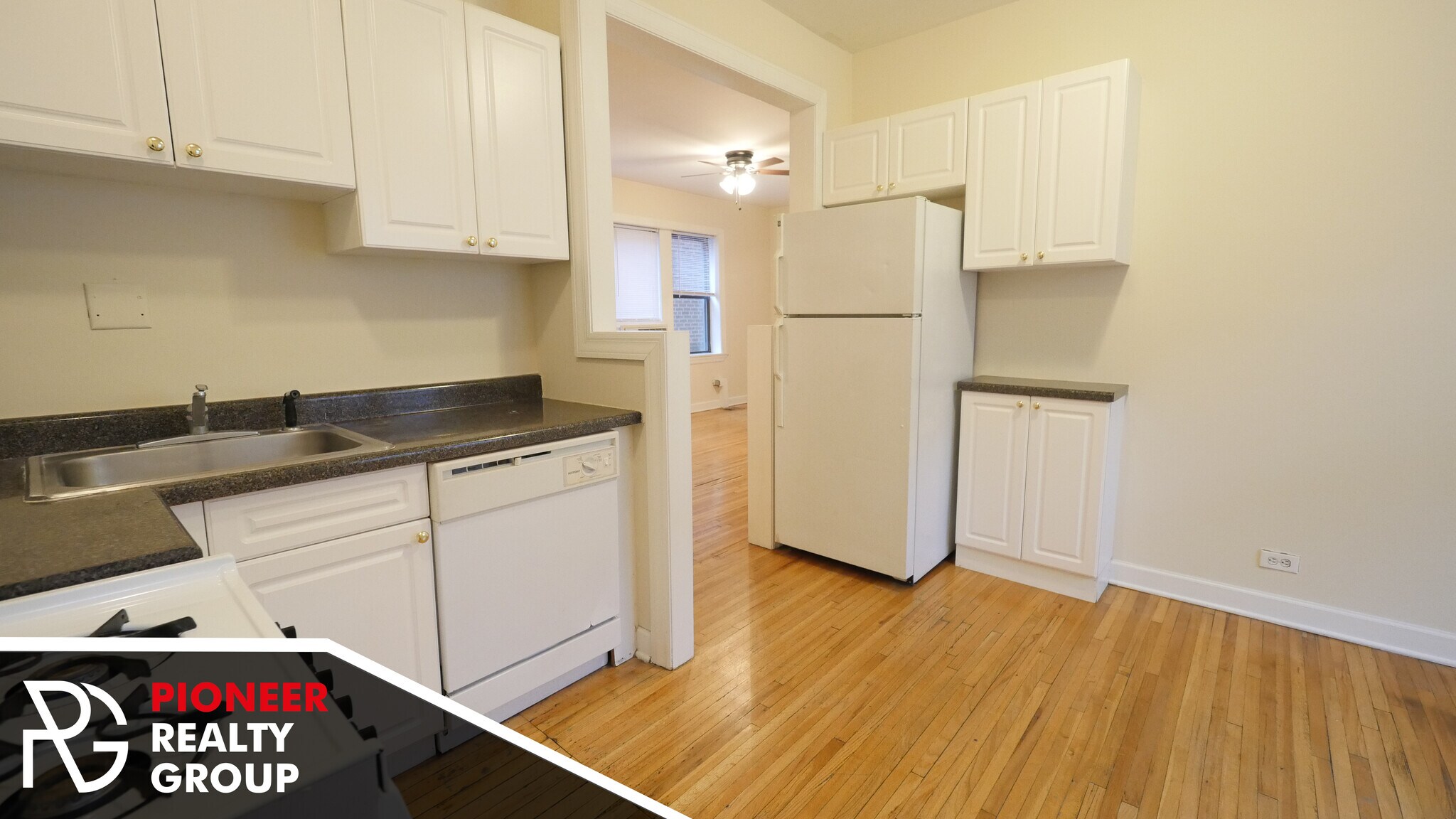 Building Photo - 3732 N Pine Grove Ave