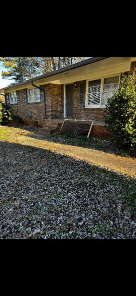 Building Photo - 2631 Callaway Rd SW