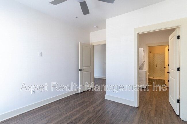 Building Photo - 1110 Franck St