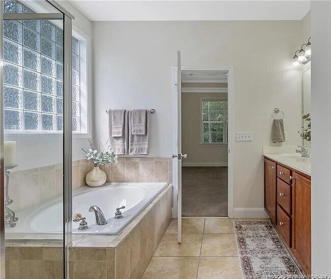 Building Photo - 177 Lamplighter Way