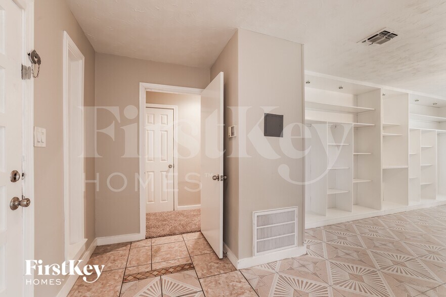 Building Photo - 4610 Anice St