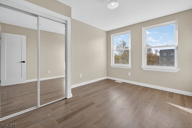 Building Photo - 414 15th Ave