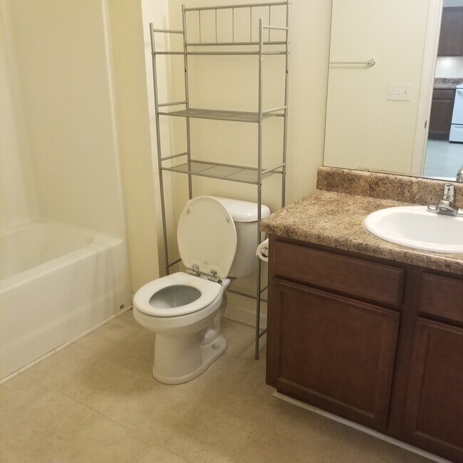 Bath - 604 Hampton Rd