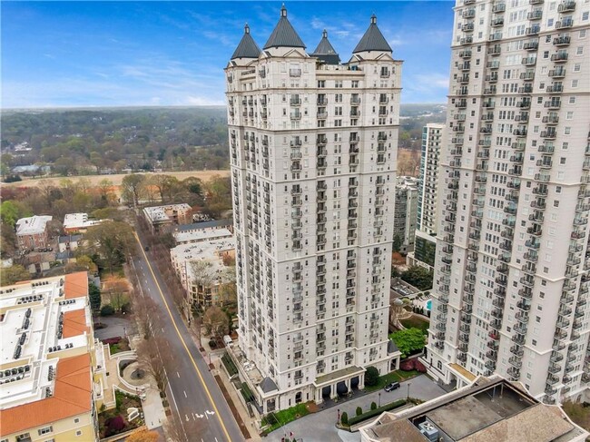 Building Photo - Studio Condo Steps from Piedmont Park!