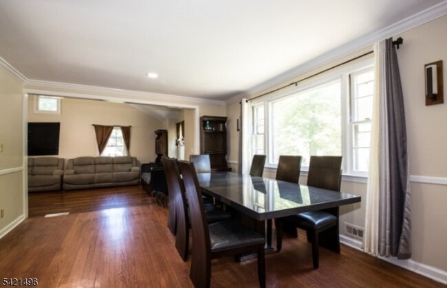 Building Photo - 4 Rumson Rd