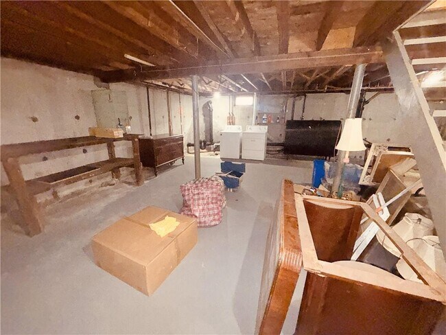 Building Photo - 25 Thurston Ave