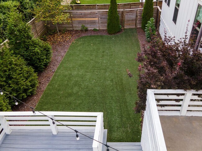 Building Photo - **LIKE-NEW, HIGH-END EXECUTIVE HOME WITH INCREDIBLE OUTDOOR ENTERTAINING IN IDEAL LOCATION**