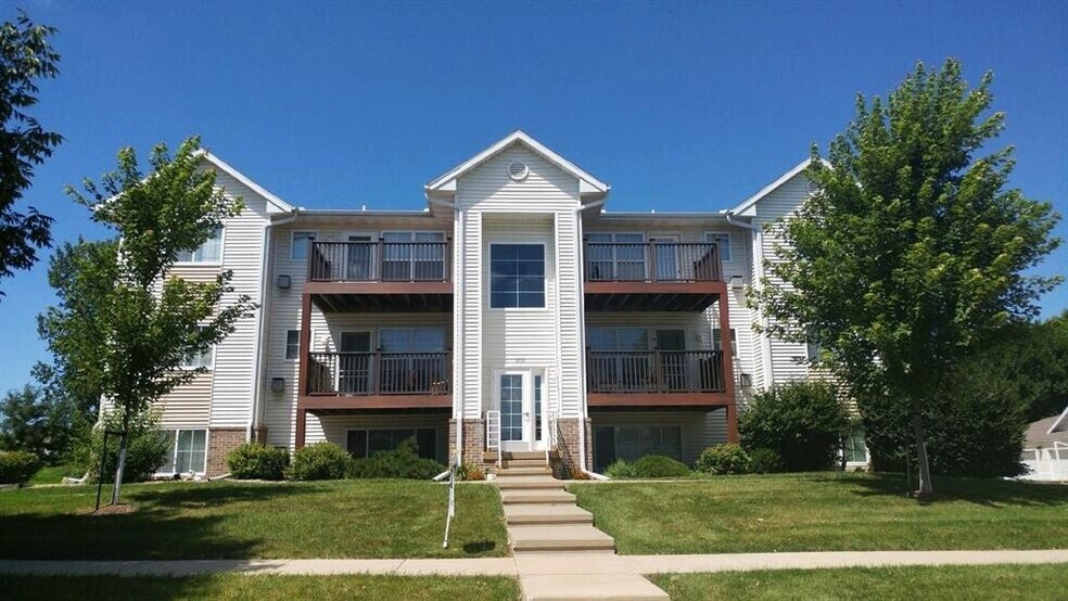 Building Photo - 1230 Murray St NE #5