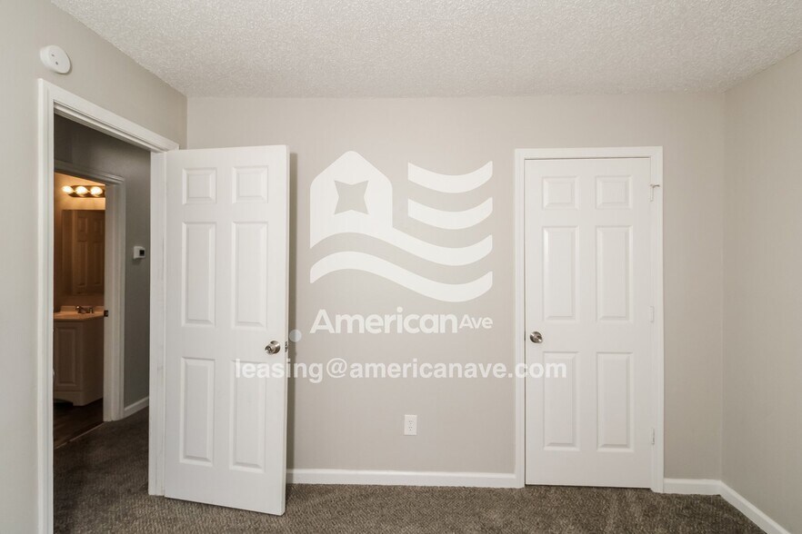 Building Photo - 501 Riley St