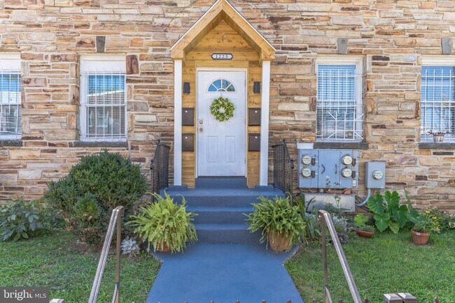 Building Photo - 1223 Simms Pl NE