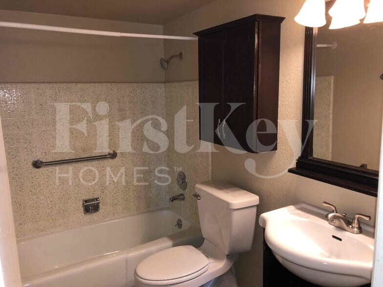 Building Photo - 3672 W Windrose Dr