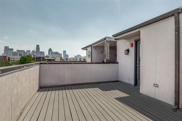 Building Photo - 3816 Roseland Ave