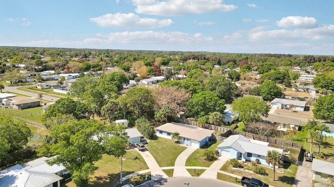 Building Photo - 2145 5th St