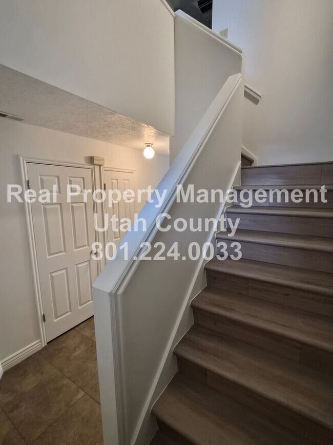 Building Photo - 747 Hanover Dr