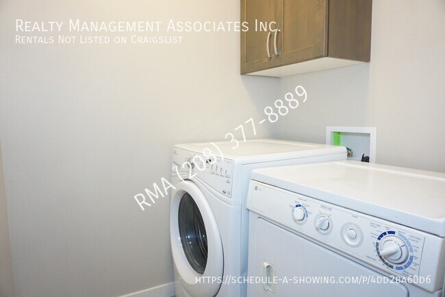 Building Photo - 9165 W Tillamook Dr