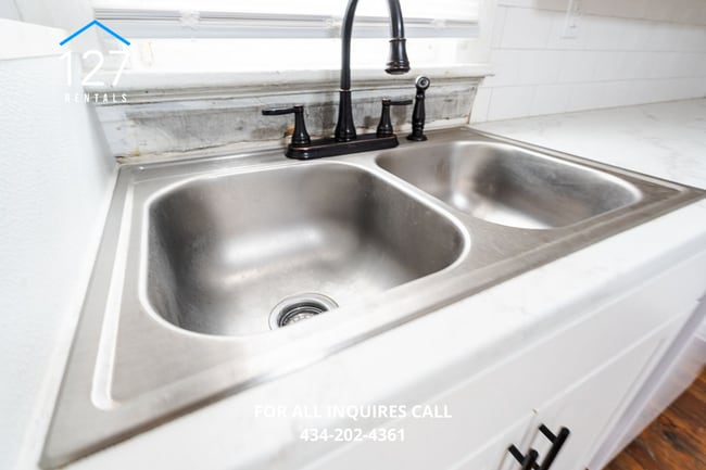 Building Photo - Bright & Convenient 1BR Apartment in Lynchburg